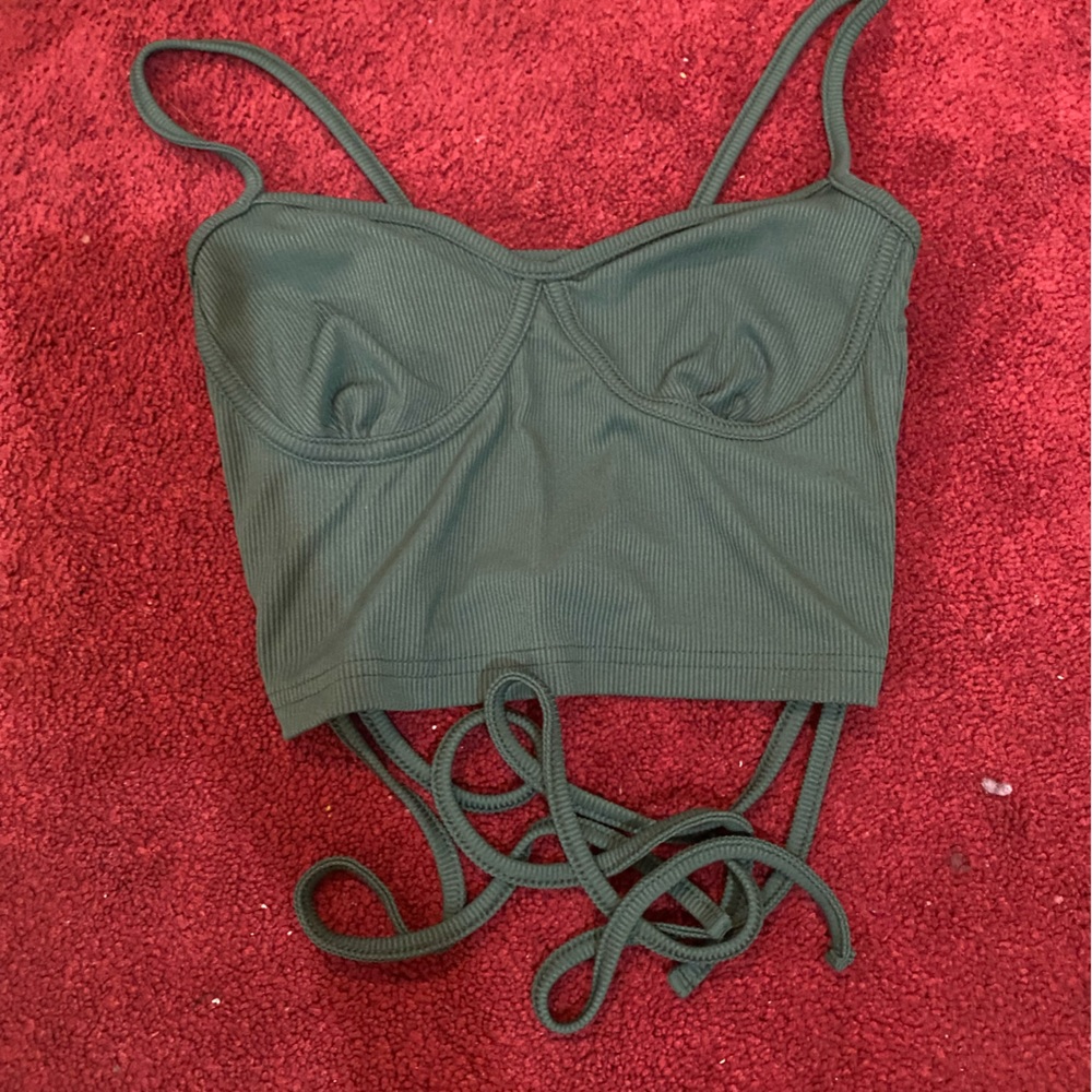 Cropped Tops With Adjustable Side Strands